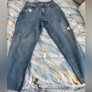 NWT Old Navy Curvy Straight Leg Jeans Size 10 Distressed